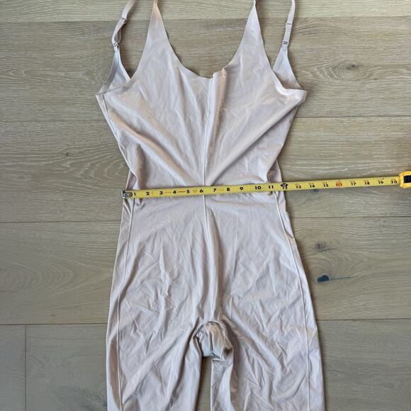 Spanx Beige Open Bust Mid-Thigh Shaping Bodysuit XL Nude Shape-wear - Picture 7 of 11